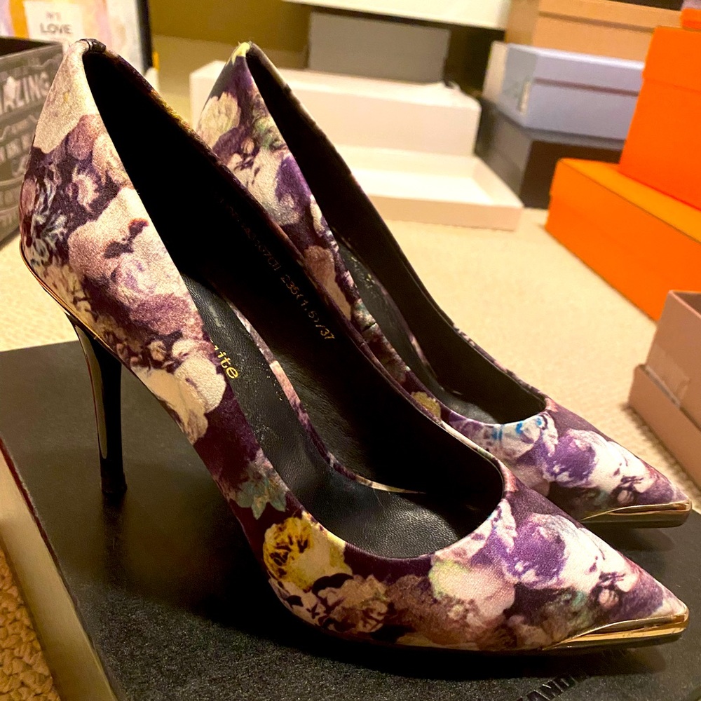 Floral printed satin heels